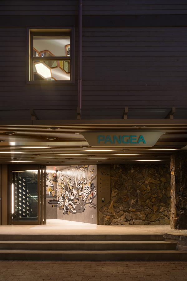 Pangea Pod Hotel (Adults Only) Whistler Exterior photo